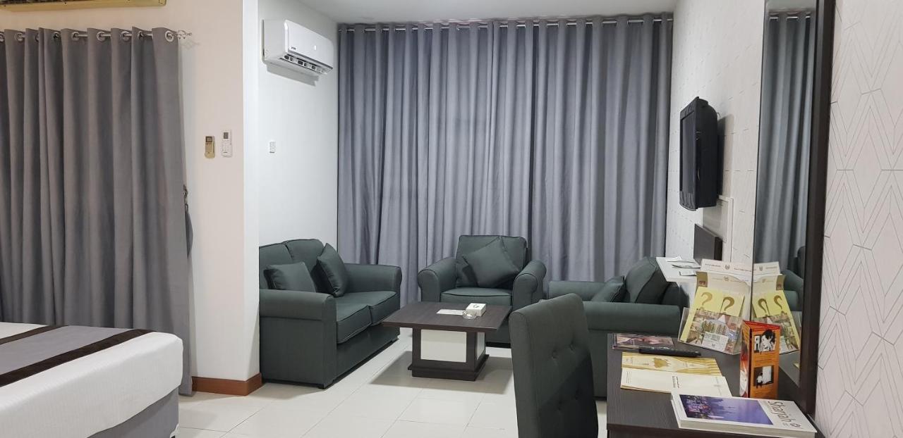Nova Park Hotel Sharjah Esterno foto