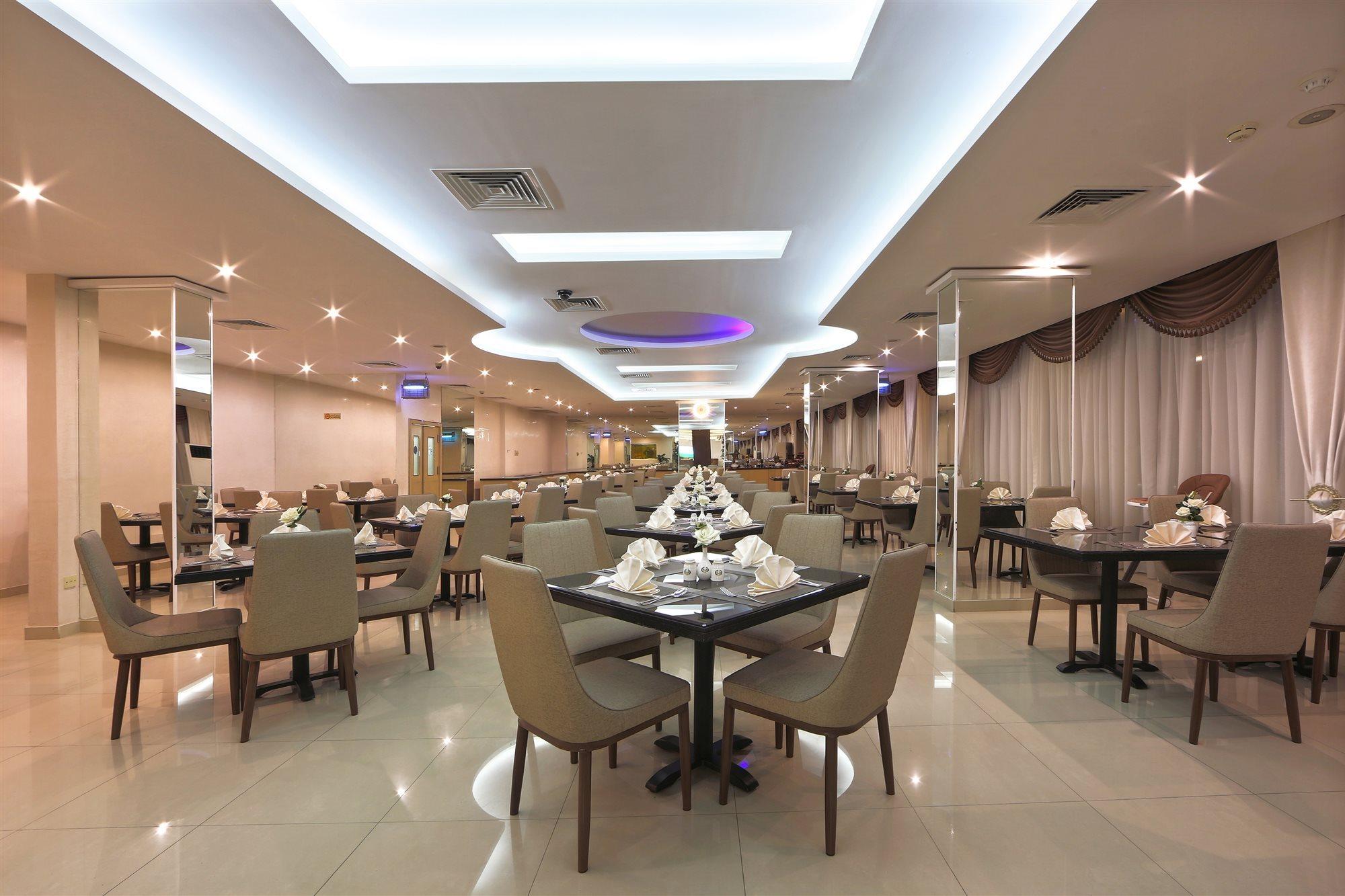 Nova Park Hotel Sharjah Esterno foto
