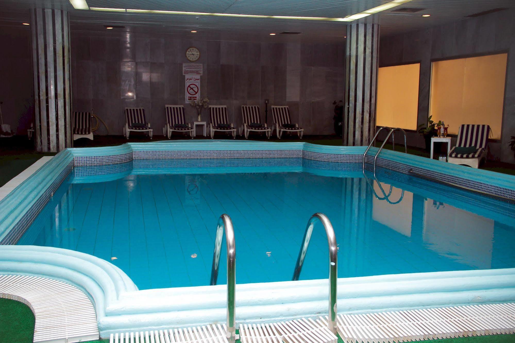 Nova Park Hotel Sharjah Esterno foto
