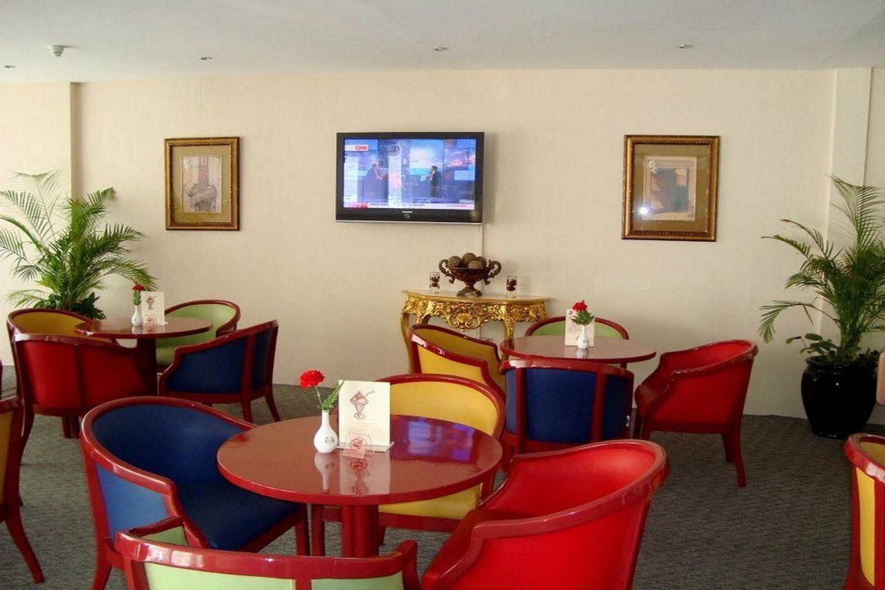 Nova Park Hotel Sharjah Esterno foto